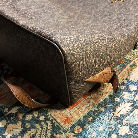 MK backpack - Picture 5 of 13